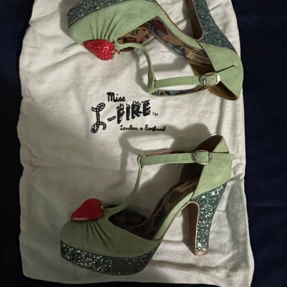 COPY - Strawberry platform sandal (Miss L Fire 36/6) - Picture 3 of 6